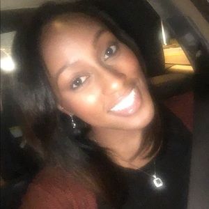 Meet your Posher, Ebony